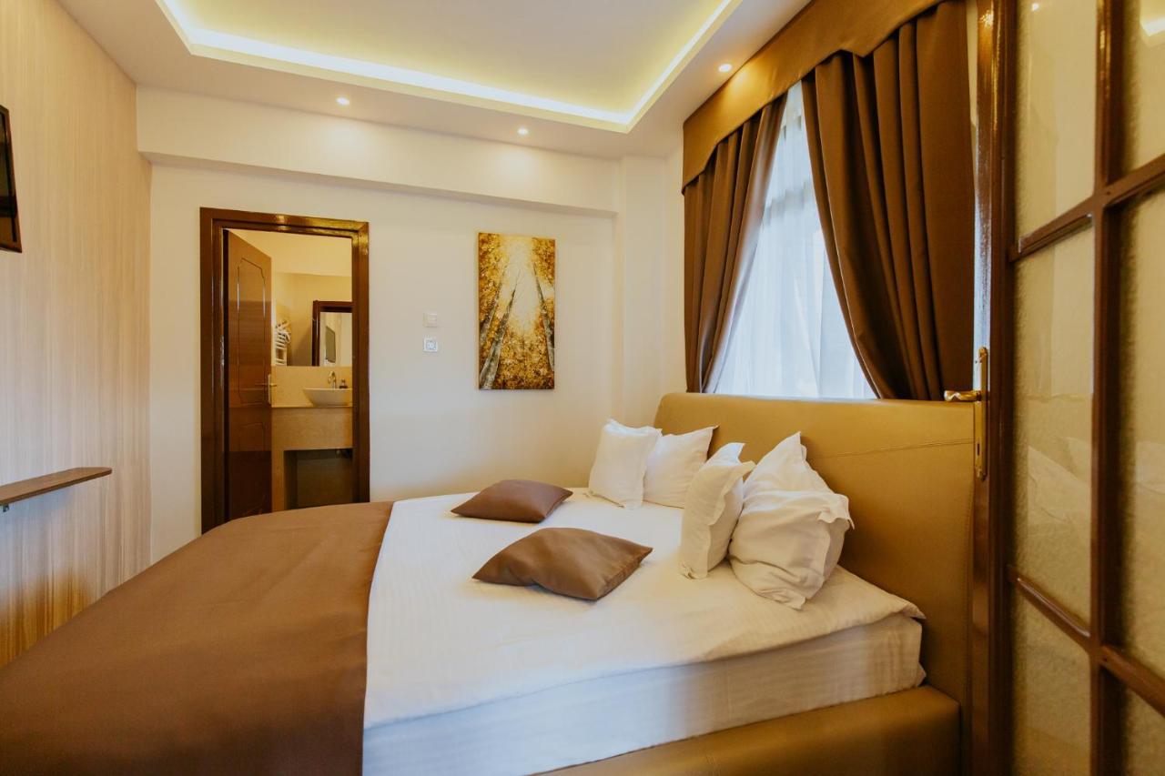 Hotel Restaurant Park เมียร์คูรา-ชุค ภายนอก รูปภาพ