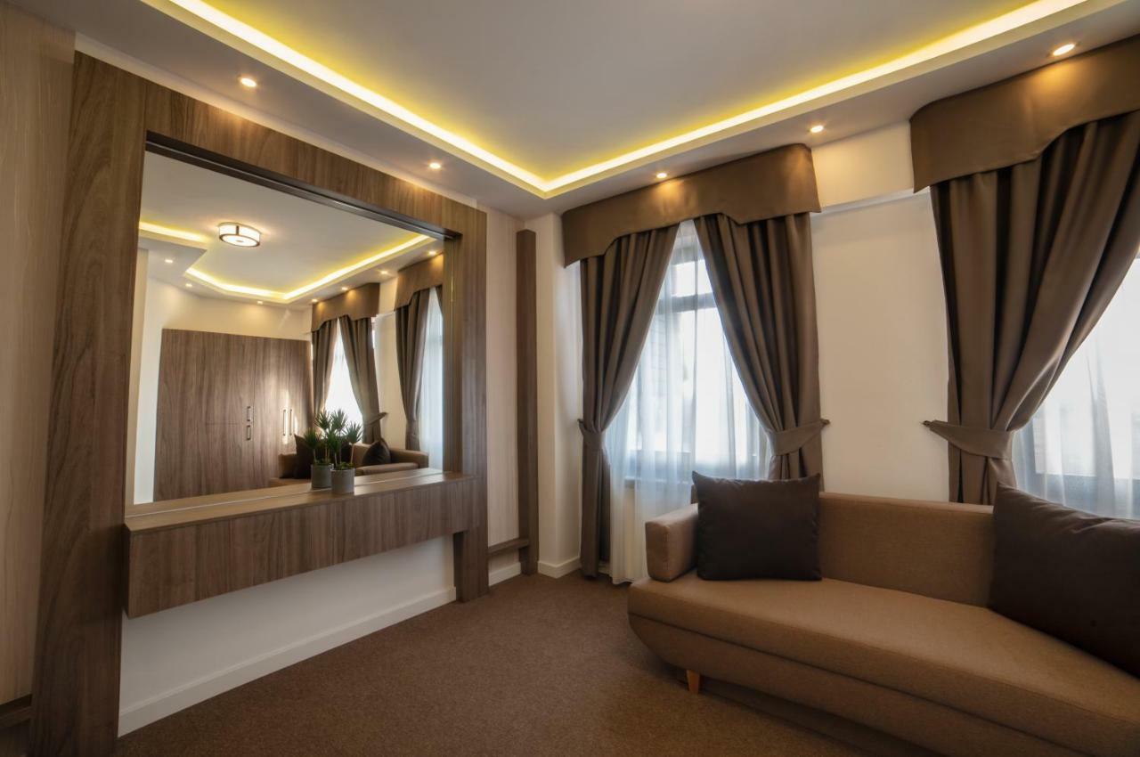 Hotel Restaurant Park เมียร์คูรา-ชุค ภายนอก รูปภาพ